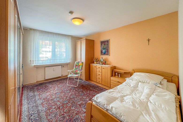 PREISWERTE 2,5 ZIMMER WOHNUNG – BALKON – TOP LAGE! – Schlafzimmer