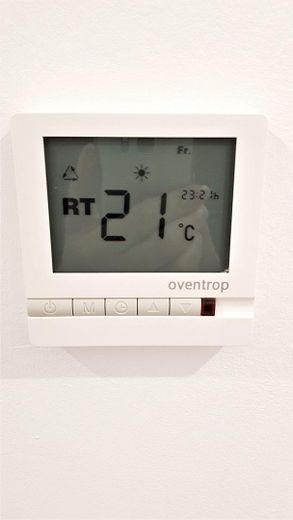 Neuwertige 3 - Zimmer - Balkonwohnung mit erstklassiger Ausstattung in Top - Lage von Meiendorf – Fußbodenheizungsteuerung