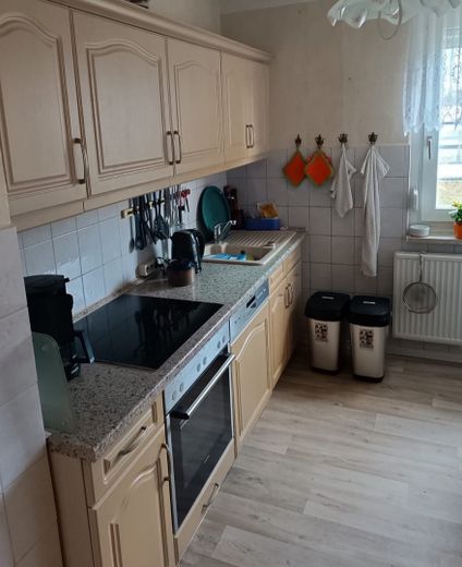 Einfamilienhaus mit Garage, 2000m² Grundstück, Stall, Werkstatt – Küche 1