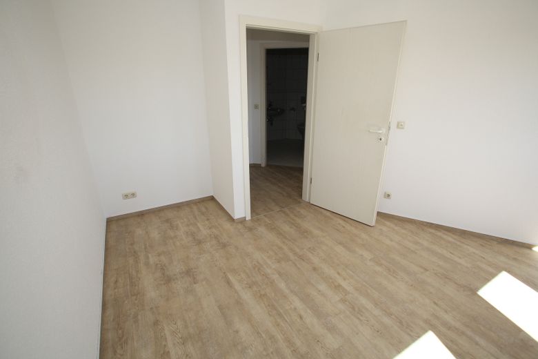Comfortable 3-room maisonette apartment with balcony and underground garage in Plauen – Kinderzimmer / Arbeitszimmer