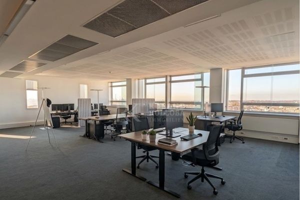 Bürofläche im 14. Obergeschoss mit Blick über Hamburg