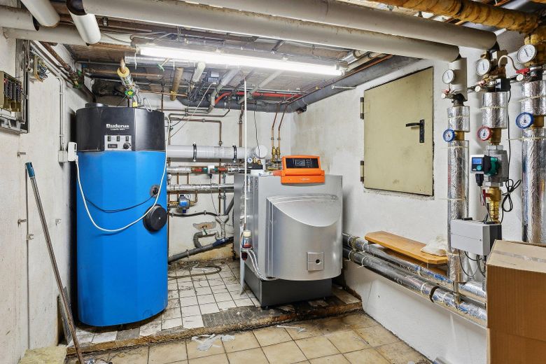 RENDITE > 7% mgl. o. Eigennutzung und Kapitalanlage kombiniert-MFH mit Ausbaupotenzial rd.350 m2 – Heizungsraum