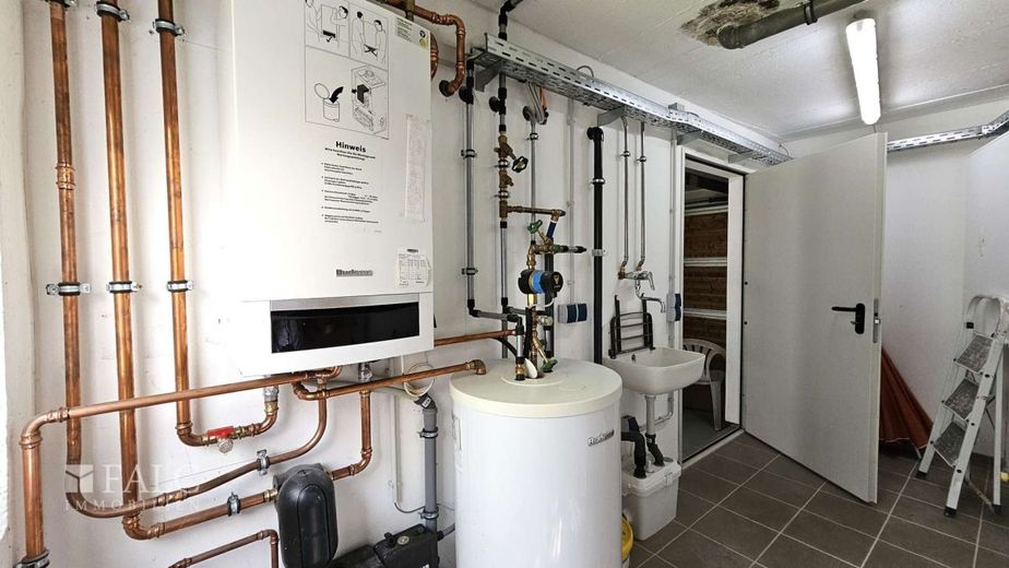 Zweifamilienhaus mit Potenzial in Landau a. d. Isar - zwei Wohneinheiten, Garage &amp; Garten – Heizung