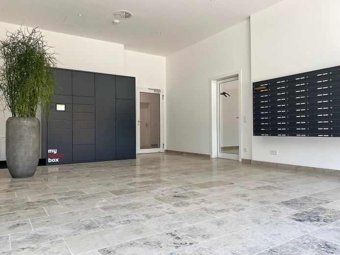 Traumhaft schöne Penthousewohnung  mit Dachterrasse – Empfang mit Paketbox