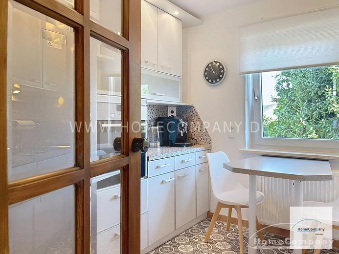 Appartement de 3 pièces lumineux et agréablement meublé avec terrasse sur le toit – 0f6594defd552d1259377bcfb11bac94373d2a1f.jpg