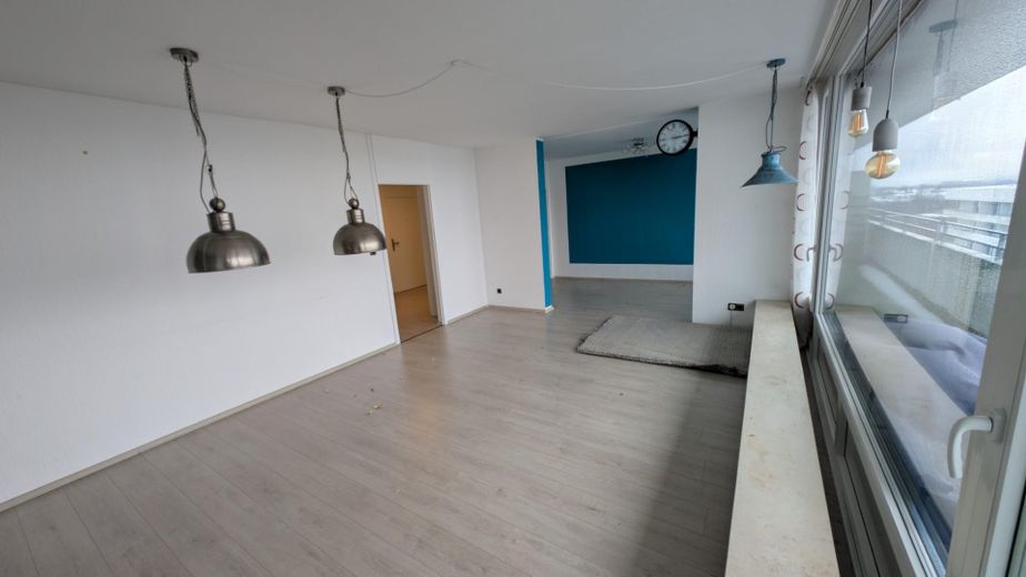 Lichtdurchflutete große Eigentumswohnung Wuppertal Elberfeld/Uellendahl mit Traum-Ausblick – Wohnzimmer 1