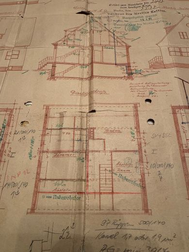 Gr. Einfamilienhaus in Wassernähe, Keller, Grün, 2 getrennte Wohnungen möglich. – Foto 24