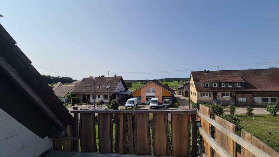 Ruhig gelegenes Einfamilien- / Zweifamilienwohnhaus mit sonnigem Garten – Balkon OG
