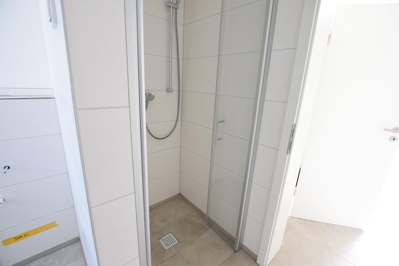 1 Zimmer / Schöne Aussicht – Bad