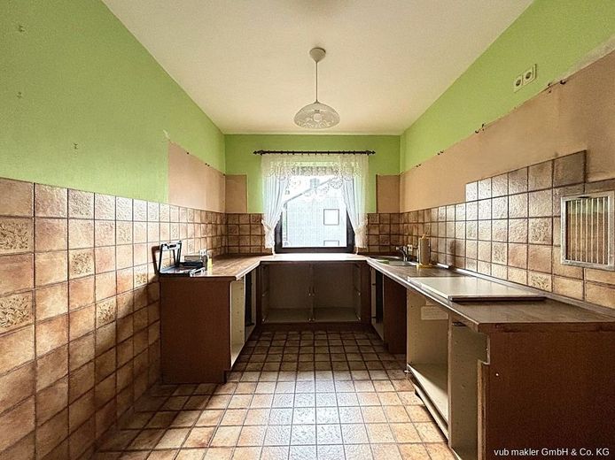 Stilvolles Einfamilienhaus mit Einliegerwohnung und großzügigem Grundstück in Arzberg – VUB0002479-7