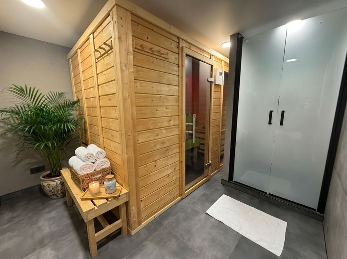 Casa a schiera terminale di lusso | 225 m² | Ristrutturata a nuovo nel 2025 | Classe A+ | FV + Swim Spa – Sauna Bad KG