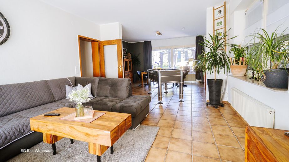 Casa unifamiliar bien cuidada con apartamento independiente, 165 m², parcela de 900 m² – Foto 3