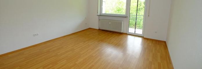 Zimmer mit Zugang Balkon