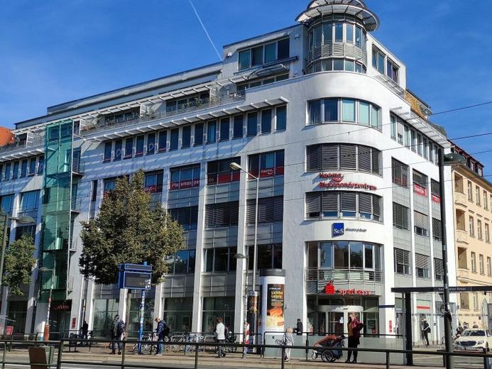 Sicherer Tiefgaragenstellplatz in top Lage – Foto 1