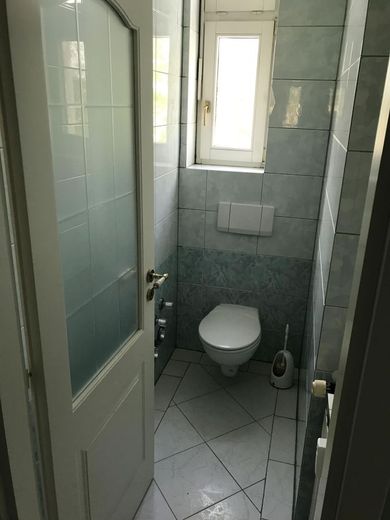 Stilvolle helle 6-R-Wohnung ca.160 m² in MD.Stadtfeld-Ost zu vermieten. – Gäste WC.