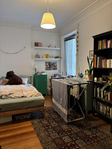 Mittleres Zimmer zum Hinterhof