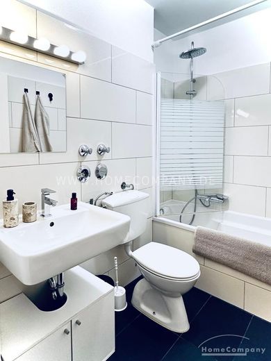 Sehr helles, gemütlich möbliertes 1-Zimmer-Apartment in der Theresienstraße – ff8d812fc4d5c4702e8258cdcd57e0ab91b4fca3.jpg