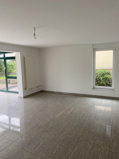 Exclusivo piso de 2 habitaciones para amantes del jardín – Foto 4