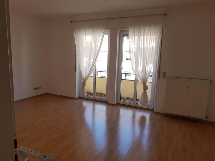 großes Zimmer vorne