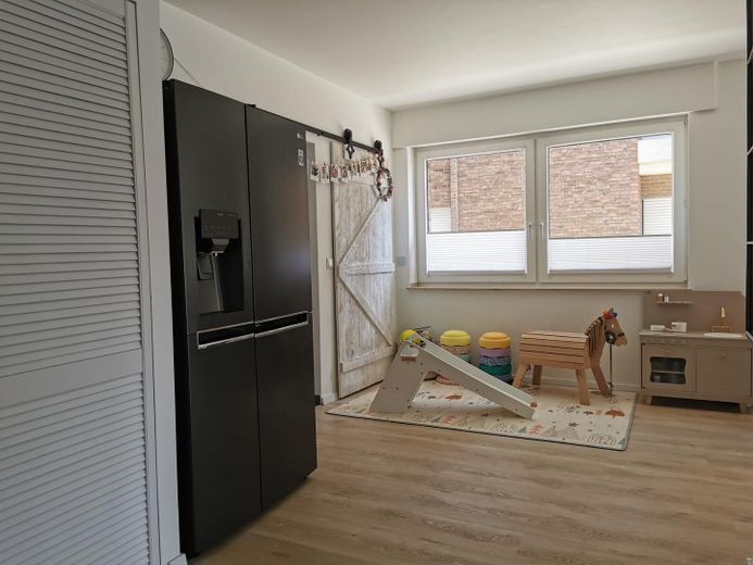 Esclusivo appartamento maisonette di 4,5 locali con giardino a Meerbusch Büderich – Bereich vor der Küche