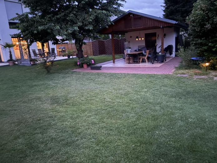 Luxus-Einfamilienhaus in Falkensee | zusätzliches Bauland | provisionsfrei |direkt vom Eigentümer – Gartenhaus