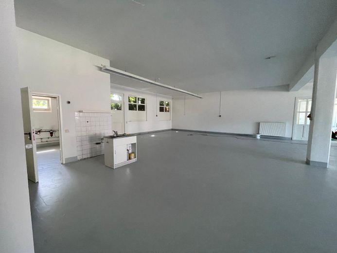 NUOVO! 475 m² di superficie commerciale – RISTRUTTURATA E SENZA PROVVIGIONI | Visitatela subito! – Foto 3
