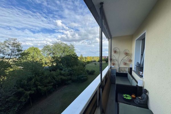 Dreiraumwohnung mit großem Balkon und Blick zum Salbker See