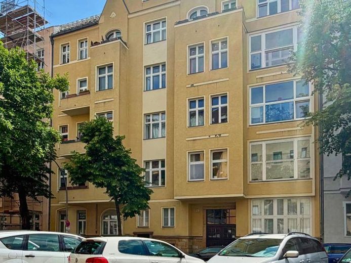 Appartamento d’epoca di 2 locali affittato nella tranquilla dépendance sul retro – interessante investimento a reddito a Charlottenburg – Foto 1