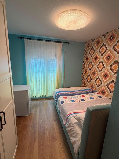 Esclusivo appartamento di 4 locali con ampia terrazza, balcone e posto auto nel parcheggio sotterraneo in posizione privilegiata – Foto 3