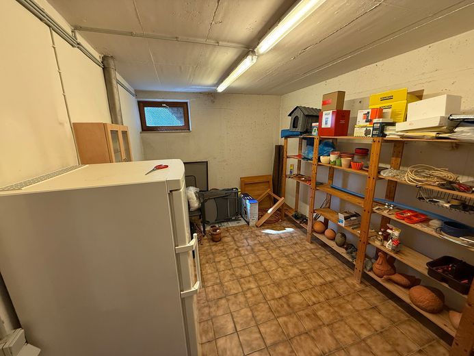 4 Zimmer mit Aussicht – Terrasse, Wärmepumpe, Garage und Stellplatz inklusive – Abstellraum 1