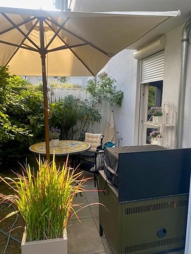 Kompakte Wohlfühlwohnung mit sonnigem Garten (ca. 90 m²) in Untermenzing – Terasse
