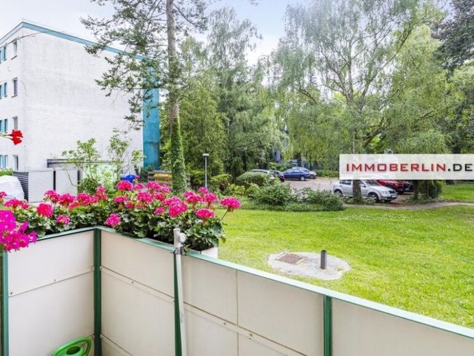 IMMOBERLIN.DE - Attraktive Wohnung mit Loggia in sehr guter Wohnlage – Foto 1
