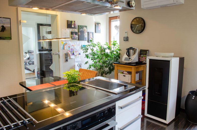 Einfamilienhaus m. energetischen Raffinessen! Prov-Frei! – Miele Induktionskombi