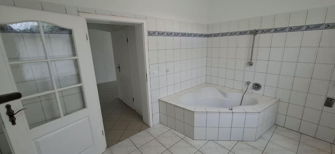 Otwarte oglądanie we wtorek 01.09.2026 o godz. 17:00 Jasne mieszkanie 3-pokojowe w Rieps – Badezimmer