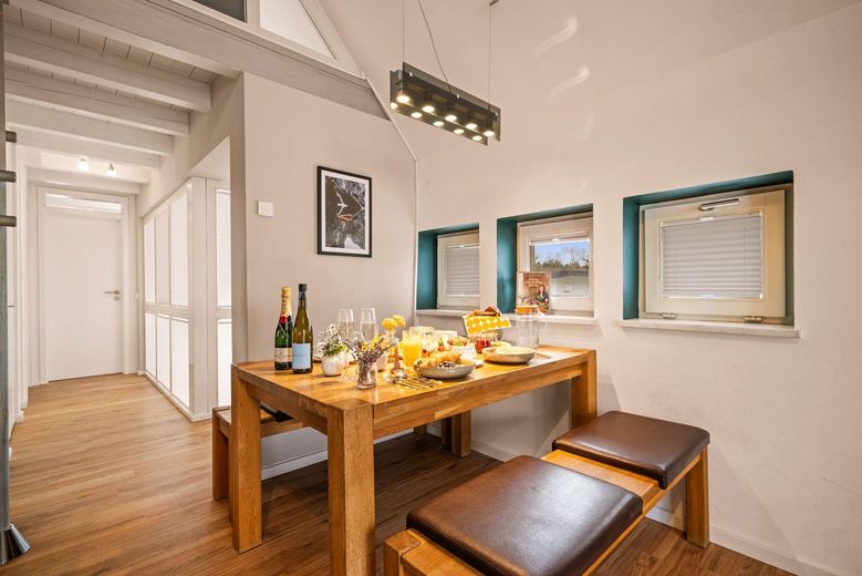 Wohnen auf Zeit am Bodensee: möblierte 2,5-Zimmer-Wohnung mit großem Balkon, Strand in 3 Gehminuten – Foto 5