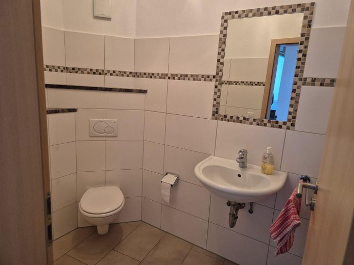 Locali ufficio esclusivi a Schwindegg – WC