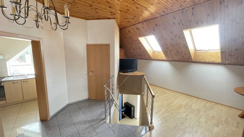 Schöne, helle Dachgeschosswohnung mit herrlichem Ausblick - sofort bezugsfertig. – Bild 4