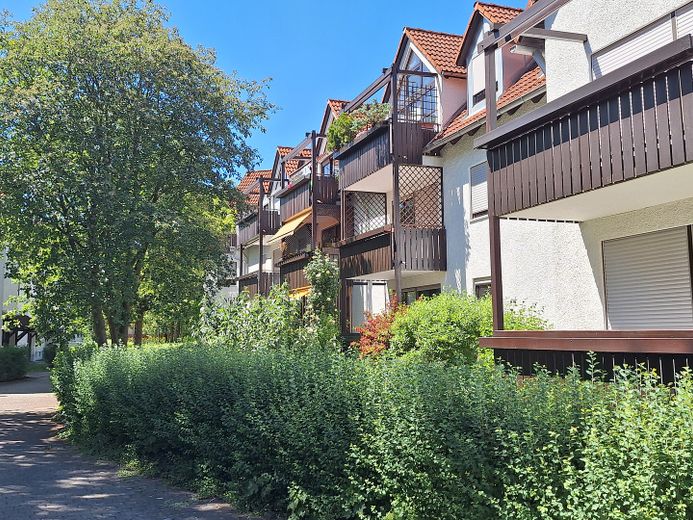 Helle 3-Zi.-DG-Wohnung + XXL-TG-Eckplatz, 2 Balkone, EBK, 95m² in Karlsfeld PROVISIONSFREI – फोटो 7