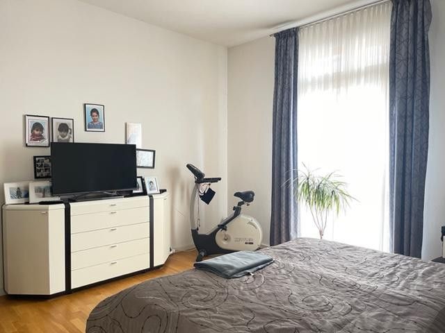 Exklusieve 3 Zimmer Wohnung mit Loggia, Stellplatz, Fußbodenheizung, Gäste WC, Klimaanlage – Schlafzimmer 2