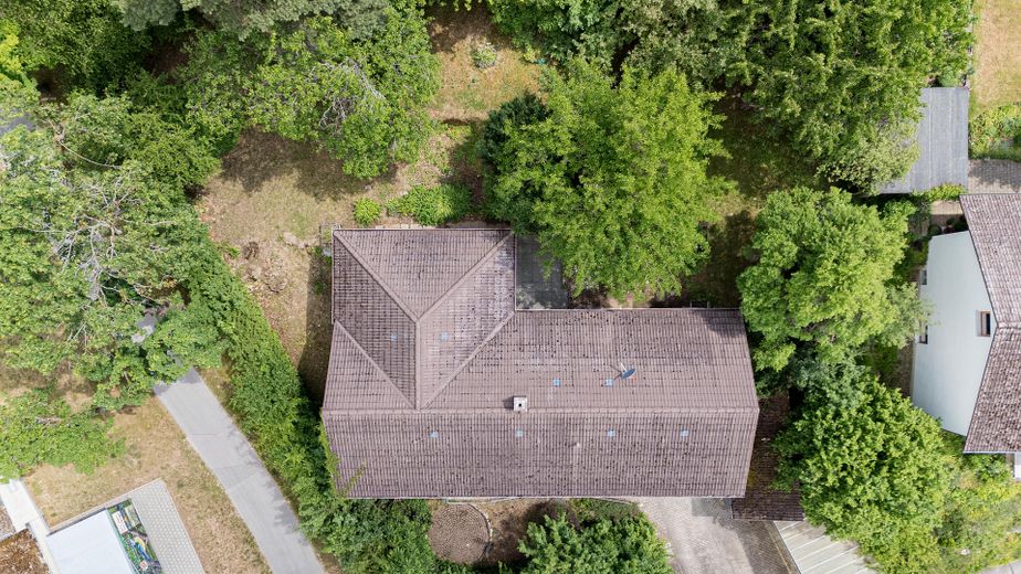 Großzügiges Familienhaus in Traumlage – Einliegerwohnung unterstützt die Finanzierung – Haus im Grünen 