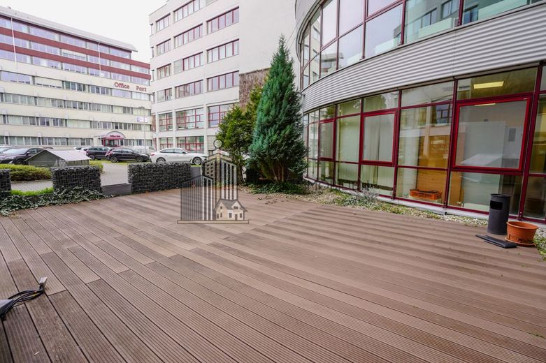 ATIK: EG-Fläche mit Potenzial in zentraler Lage mit exzellenter Verkehrsanbindung - provisionsfrei – Eingangsbereich