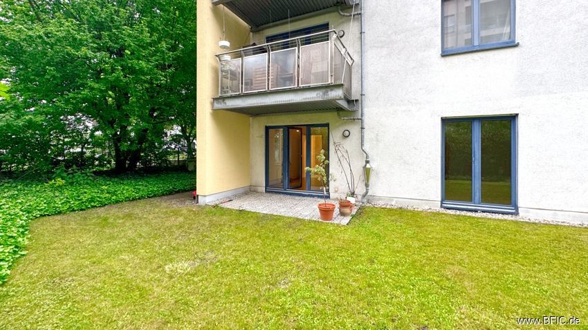 Ruhige Gartenterrasse mit 3-Zimmer-Wohnung - total zentral – IMG_3442