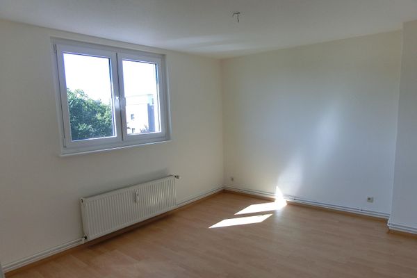 Schöne & helle 2-Zimmer-Wohnung mit Einbauküche - ab sofort verfügbar