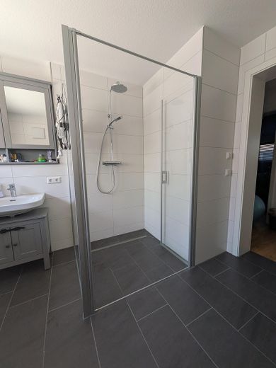 Apartamento de 3 habitaciones en planta baja con pocas barreras y jardín propio 2022 – Photo 5