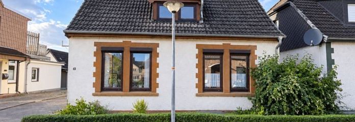 SENZA PROVVIGIONE: Struttura al grezzo sventrata per chi sa fare – casa familiare su 576 m² a Schortens-Middelsfähr