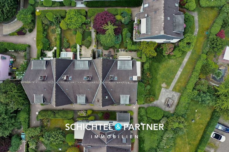 Hulsberg | Vermietetes Reihenhaus mit fünf Etagen, Garten und Garage – S&amp;P | Luftansicht