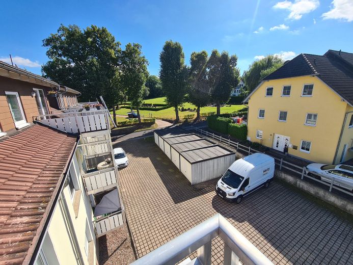 Balkonlu, otoparklı ve yeni doğalgaz kat kaloriferli 3 odalı daire | 50,90 m² – Balkon.