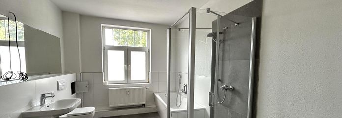 ***Ampio appartamento di 3 locali al piano terra con bagno moderno a Hohenstein*** – Modernes Badezimmer