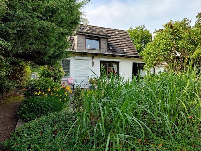 Einfamilienhaus mit großem Garten in Hamburg Iserbrook – Foto 1