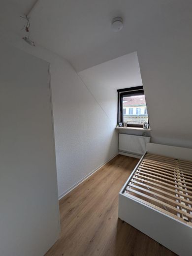 Piso amueblado de 2 habitaciones en Stuttgart-Oeste – Schlafzimmer
